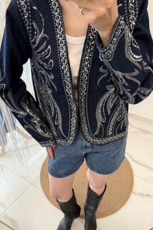 Pul ve Nakış İşlemeli Denim Ceket
