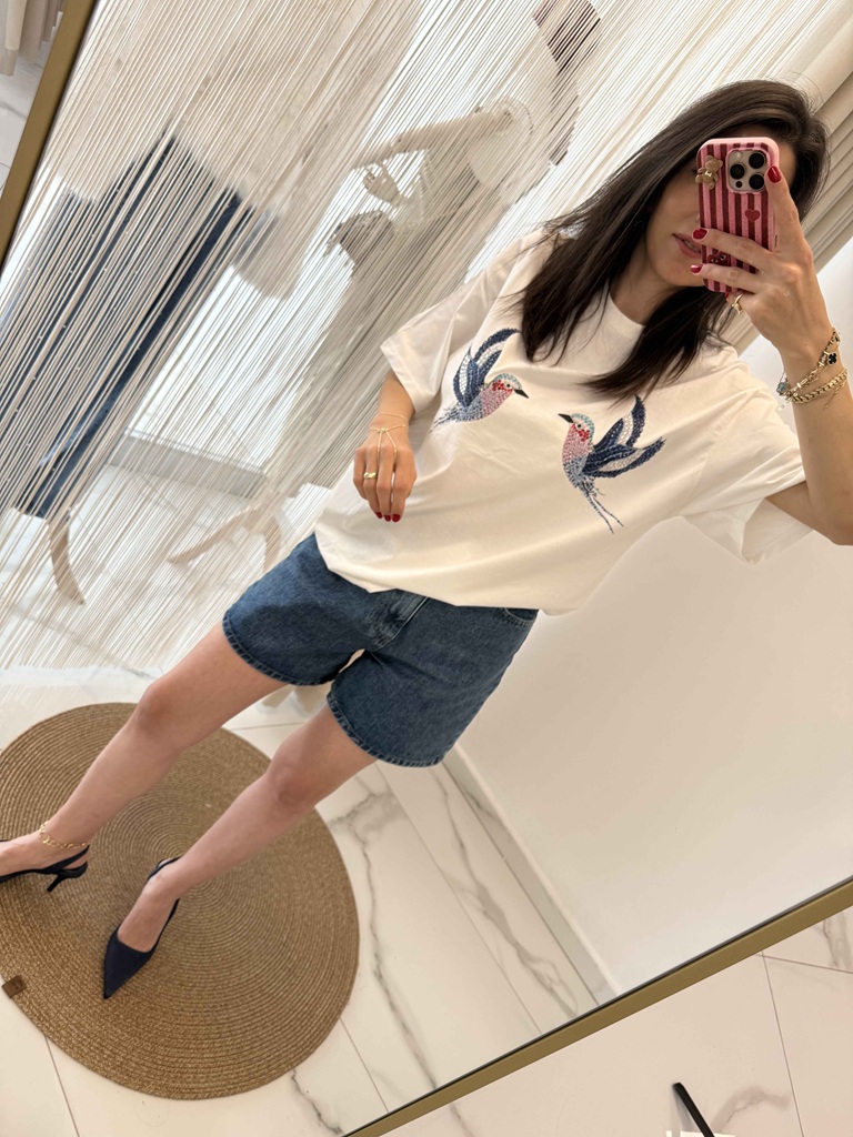 Kuş İşlemeli Boncuk Detaylı T-shirt